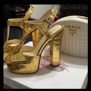 Jessica Simpson Palya Meta-Croc Gold Platforms